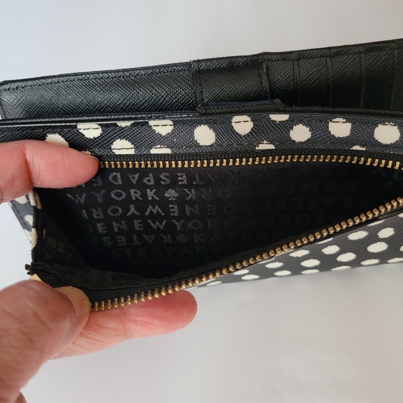 Kate Spade Bifold Wallet - Picture 9 of 9
